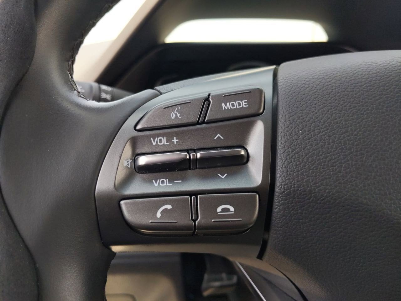 Thumbnail: 2020 Hyundai Ioniq - 24