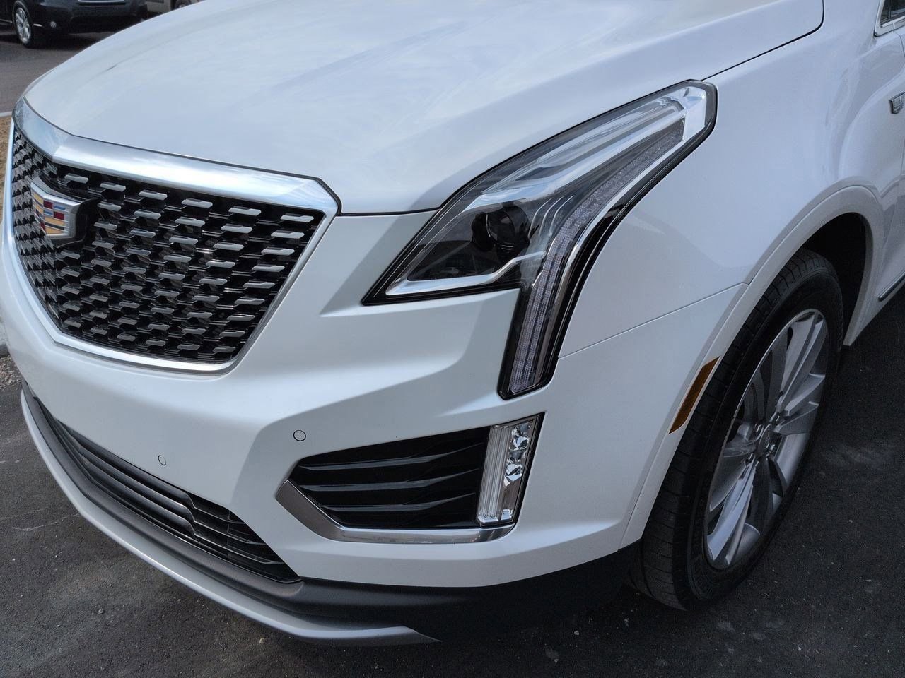 Thumbnail: 2024 Cadillac XT5 - 10