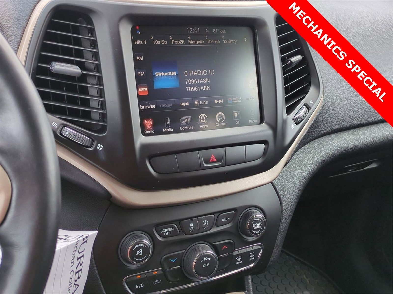Thumbnail: 2015 Jeep Cherokee - 26