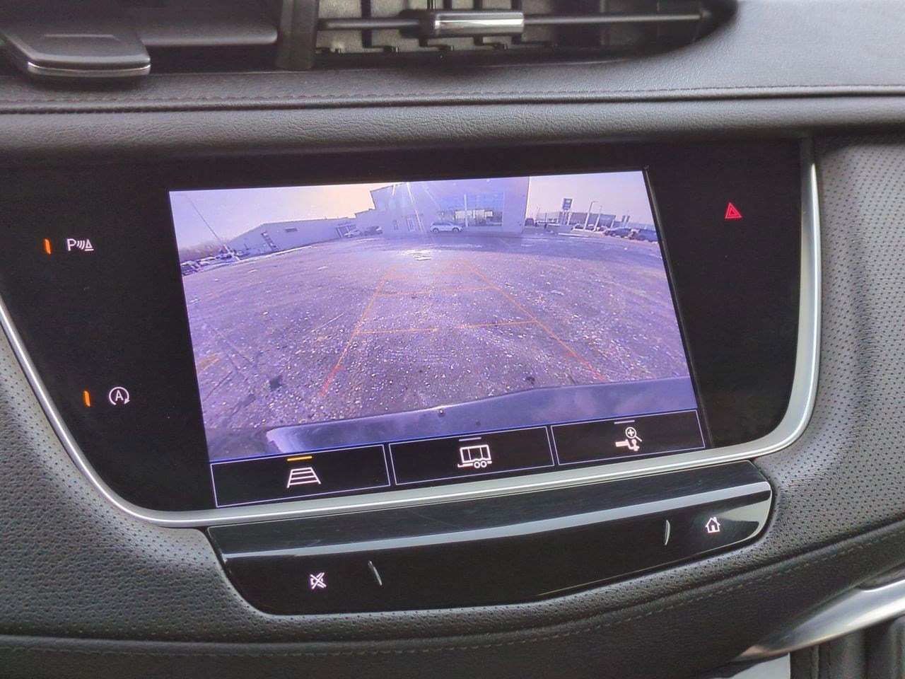 Thumbnail: 2023 Cadillac XT5 - 31