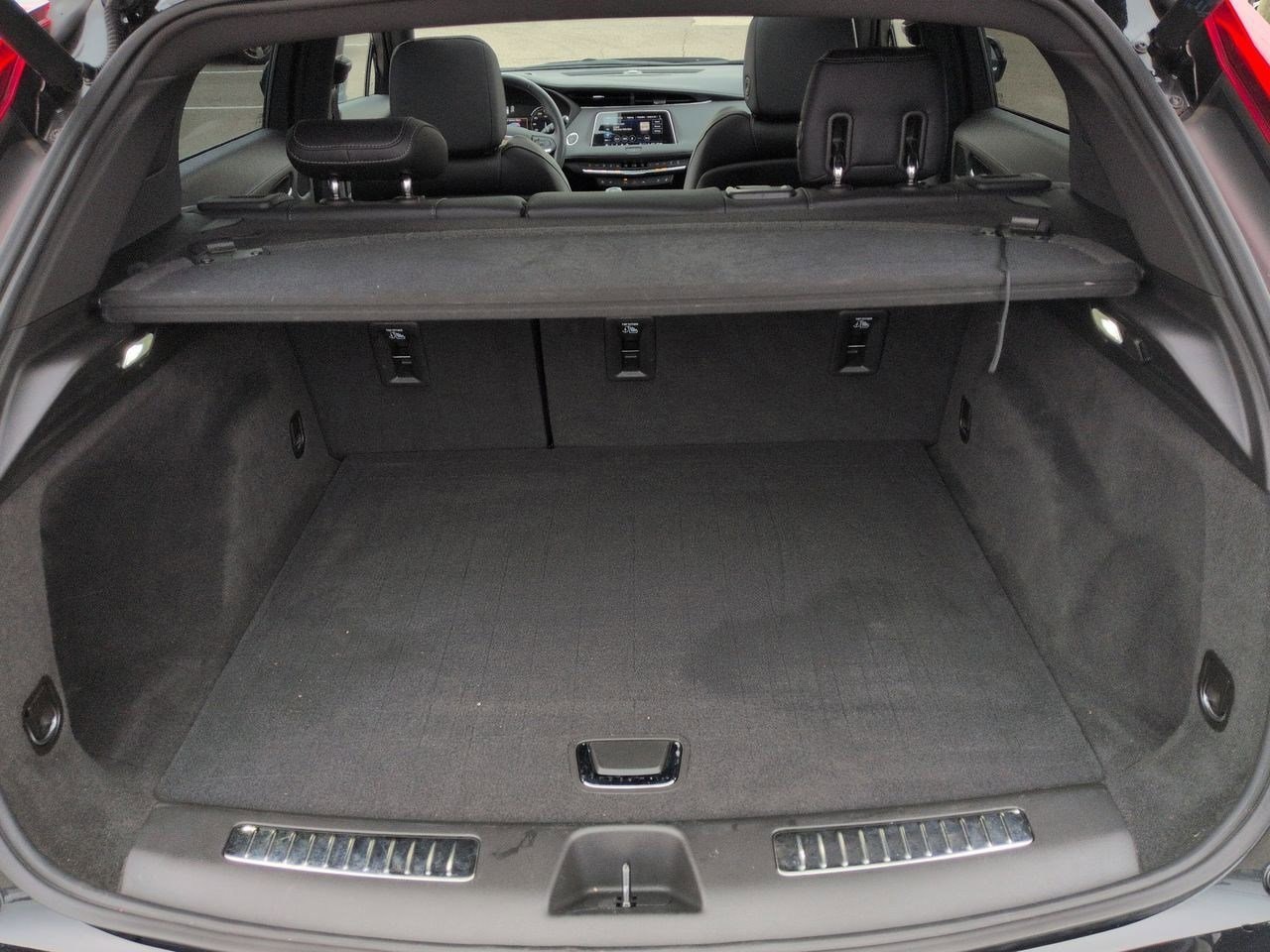 Thumbnail: 2023 Cadillac XT4 - 36