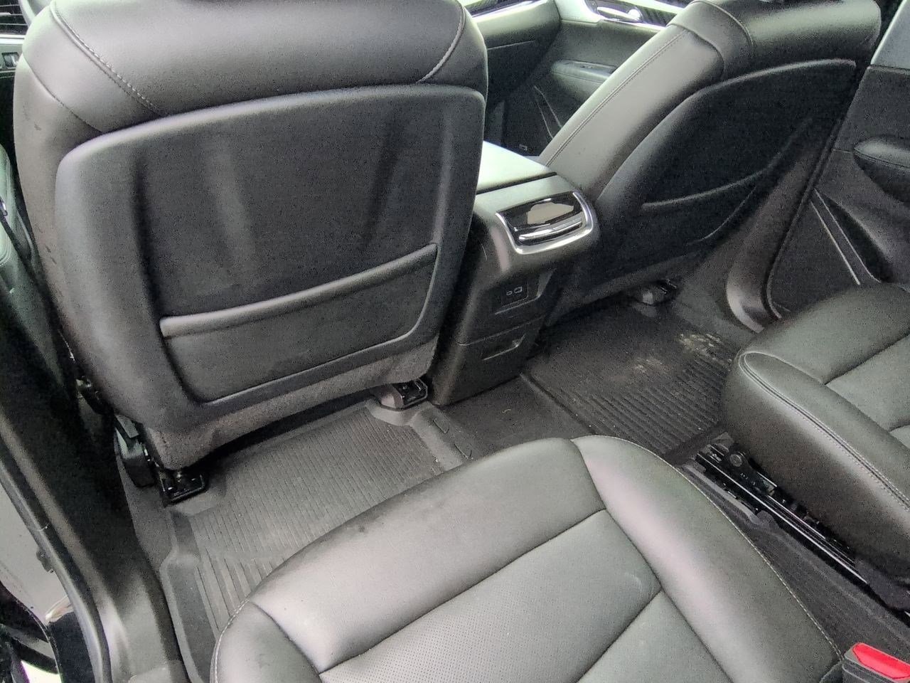 Thumbnail: 2023 Cadillac XT6 - 18