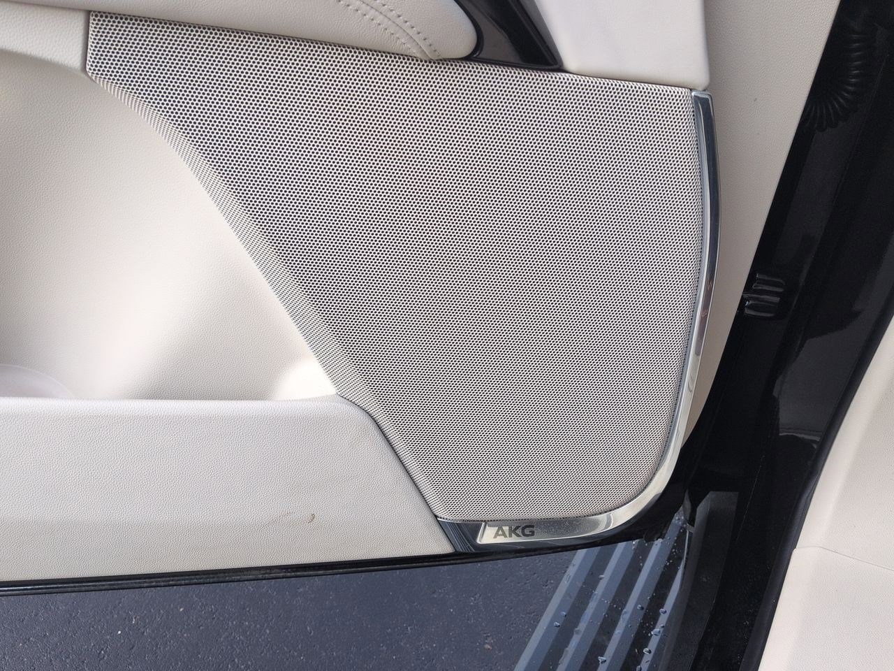 Thumbnail: 2025 Cadillac Escalade - 33