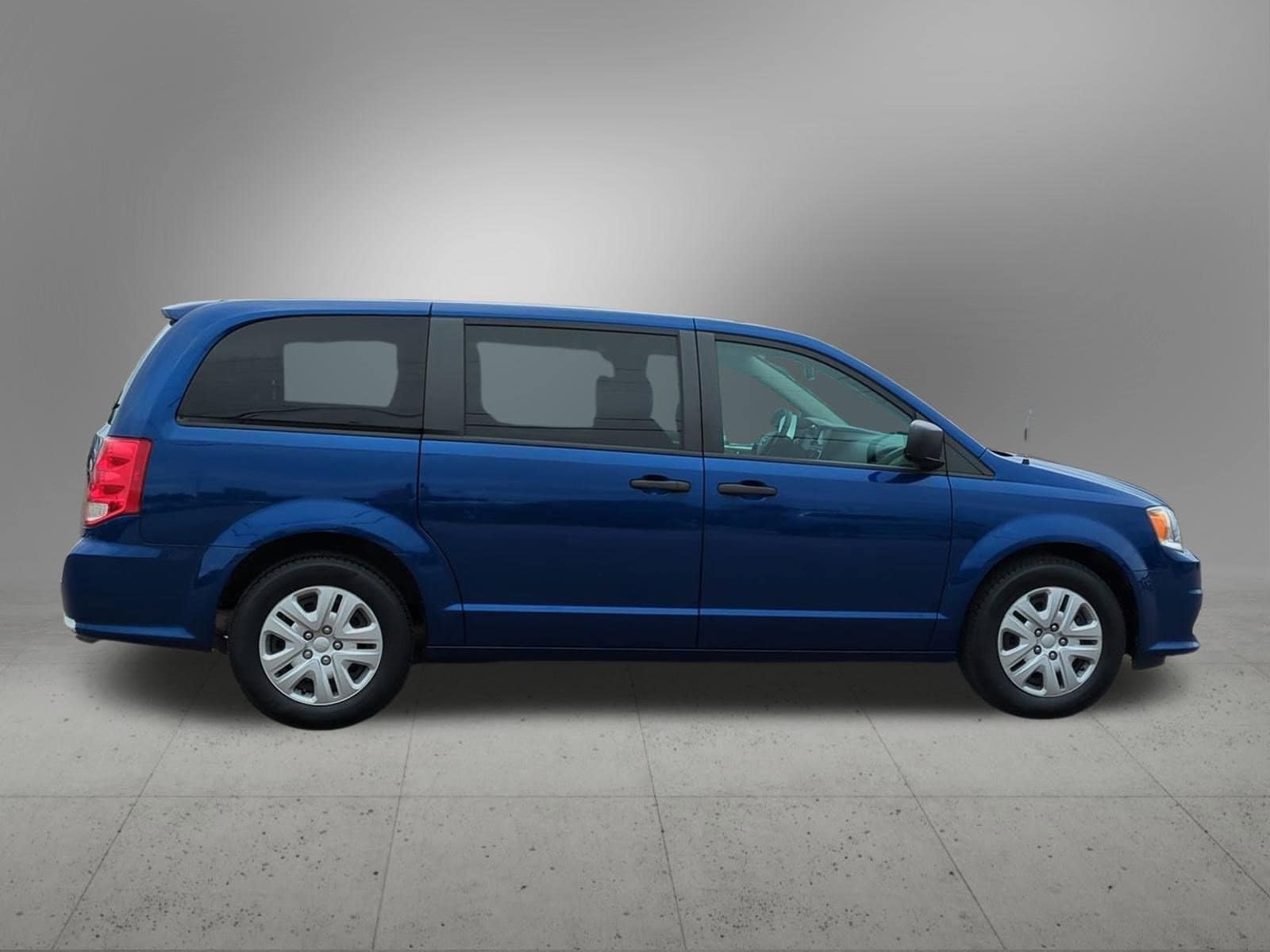 Thumbnail: 2019 Dodge Grand Caravan - 7