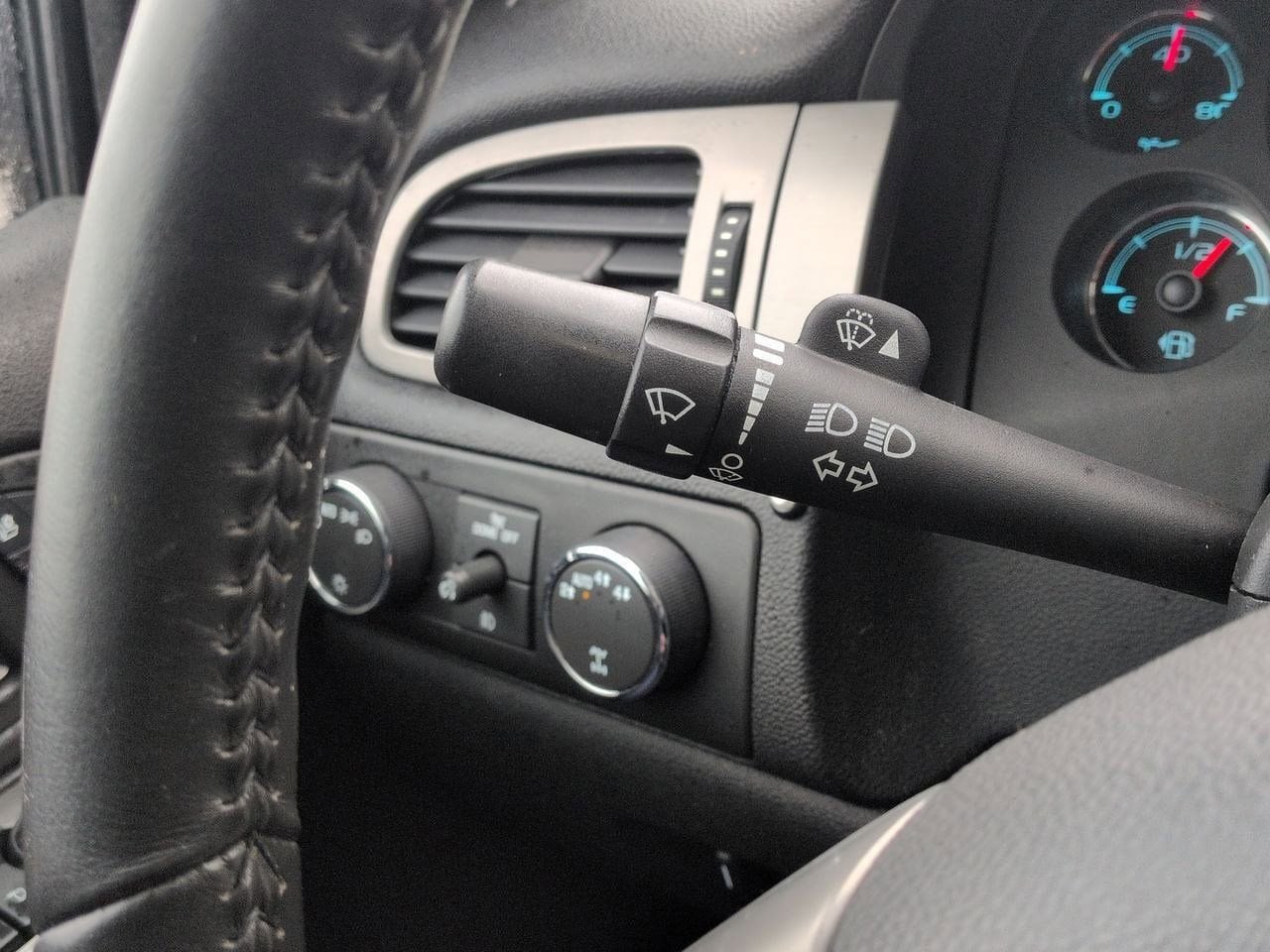 Thumbnail: 2012 Chevrolet Silverado 1500 - 26