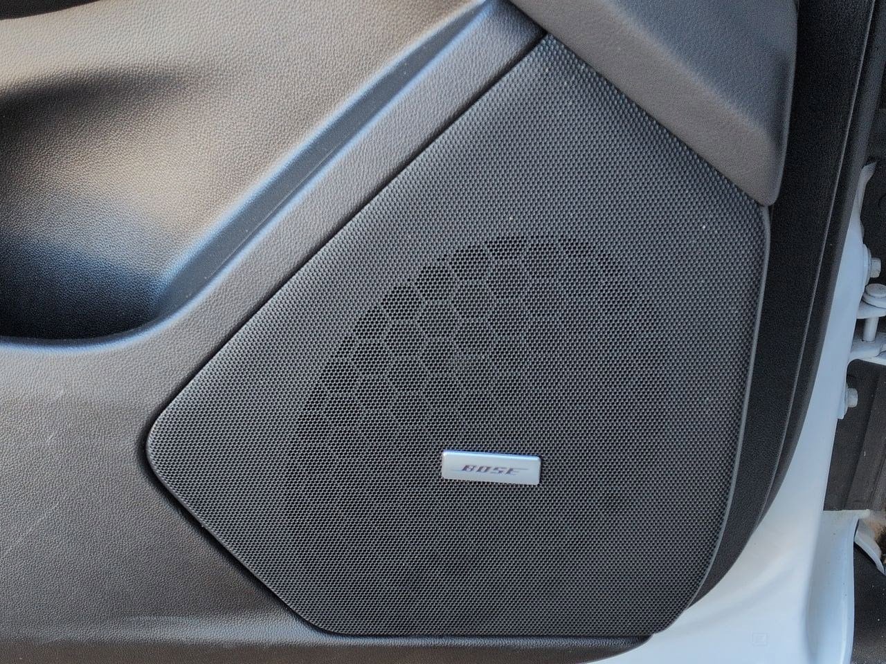 Thumbnail: 2023 Cadillac XT5 - 32