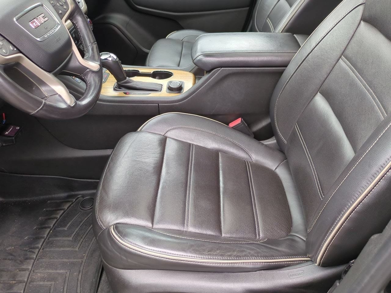 2017 GMC Acadia Denali - Photo 15