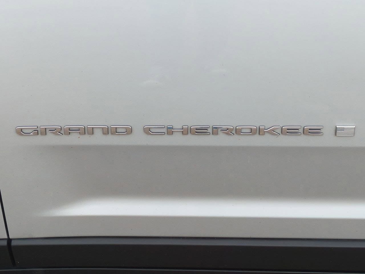 Thumbnail: 2023 Jeep Grand Cherokee - 12