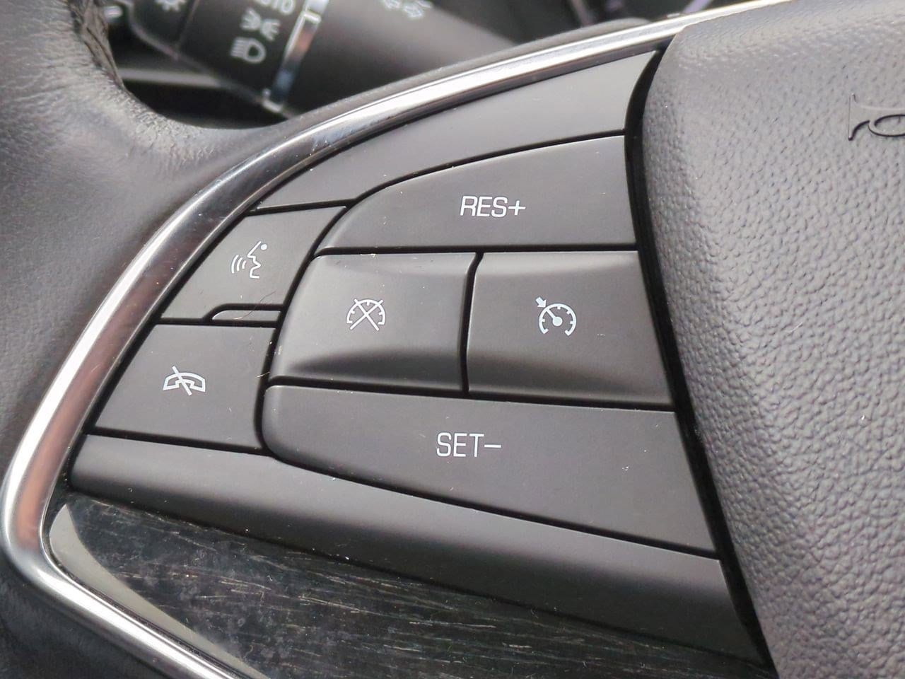 Thumbnail: 2023 Cadillac XT5 - 24