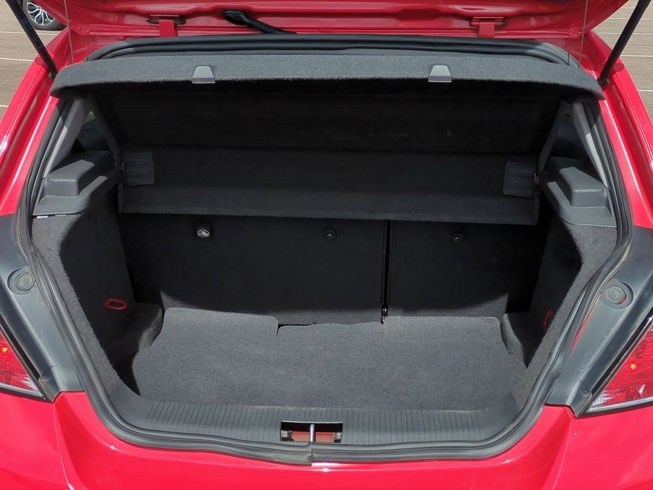 Thumbnail: 2008 Saturn Astra - 29