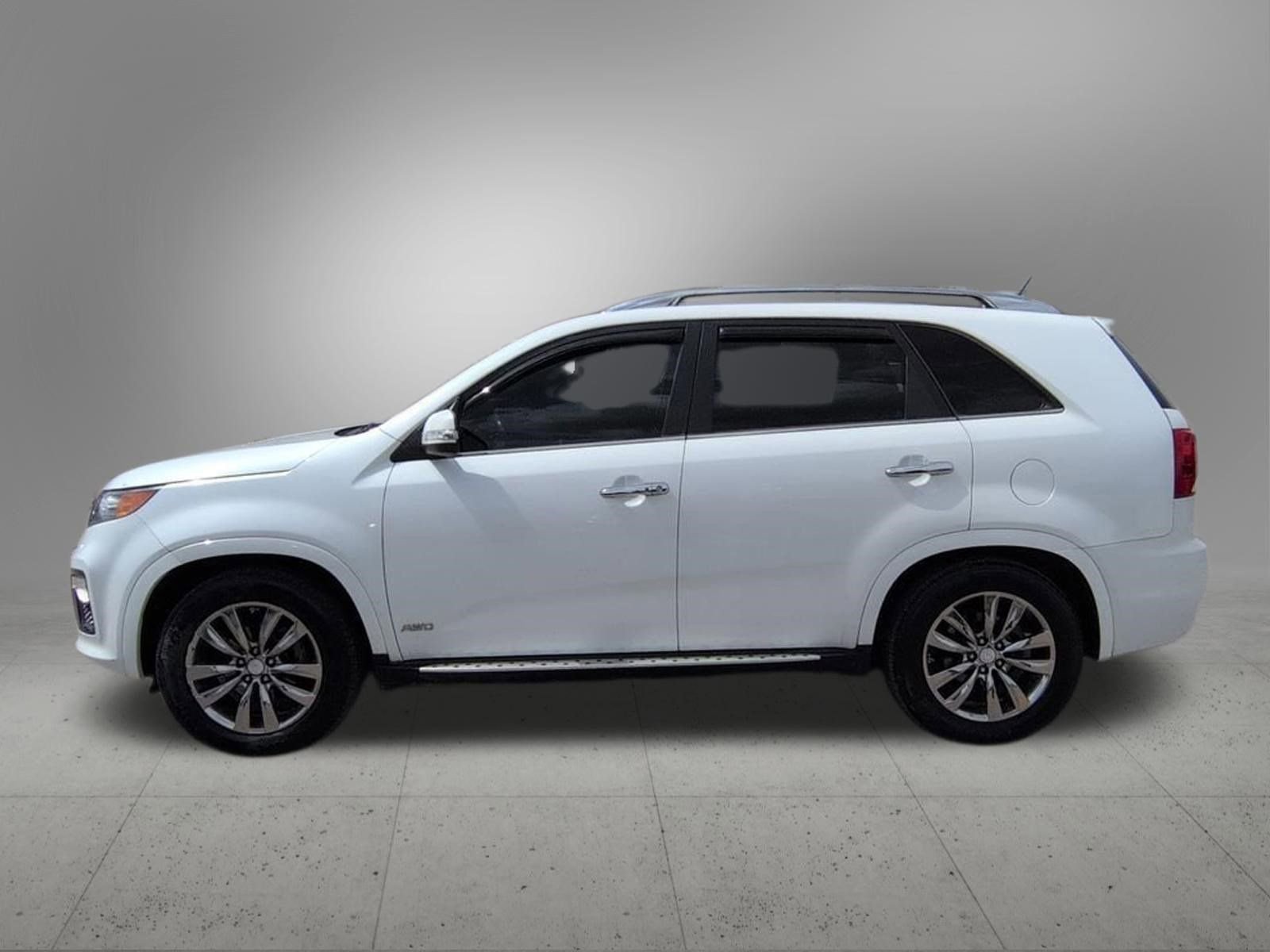 Thumbnail: 2013 Kia Sorento - 3