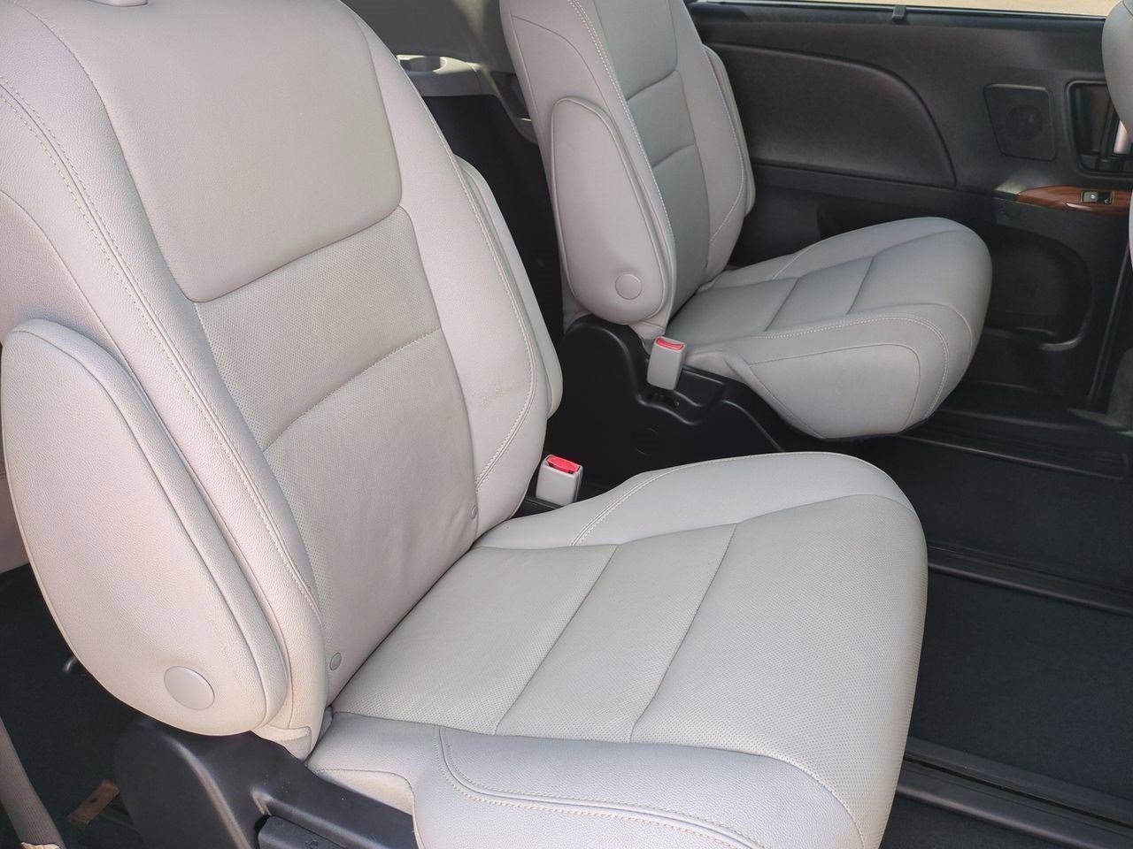 Thumbnail: 2020 Toyota Sienna - 20