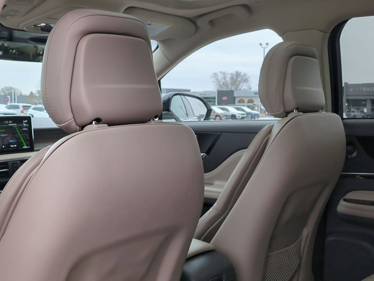 Thumbnail: 2022 Lincoln Corsair - 17