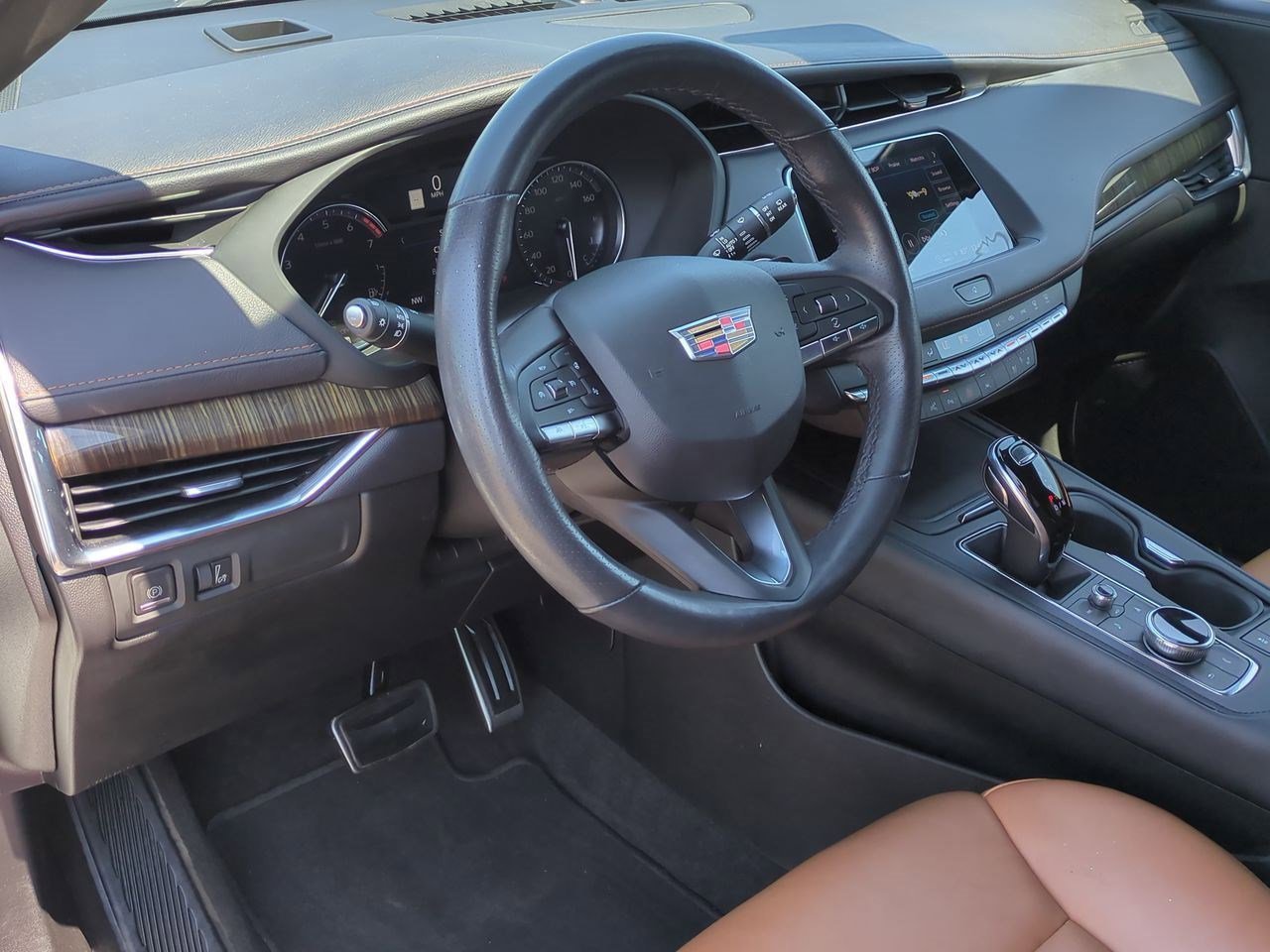 Thumbnail: 2022 Cadillac XT4 - 2