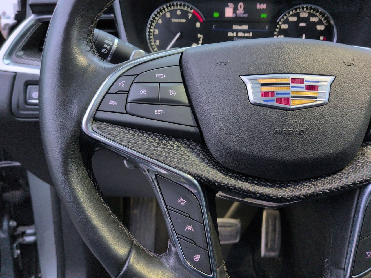 Thumbnail: 2023 Cadillac XT5 - 25