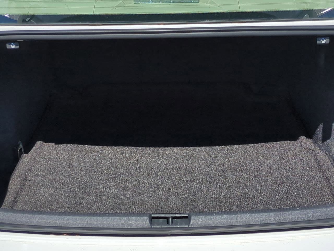 Thumbnail: 2012 Volkswagen Passat - 30