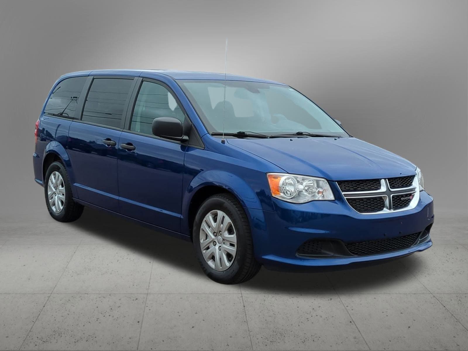 Thumbnail: 2019 Dodge Grand Caravan - 8