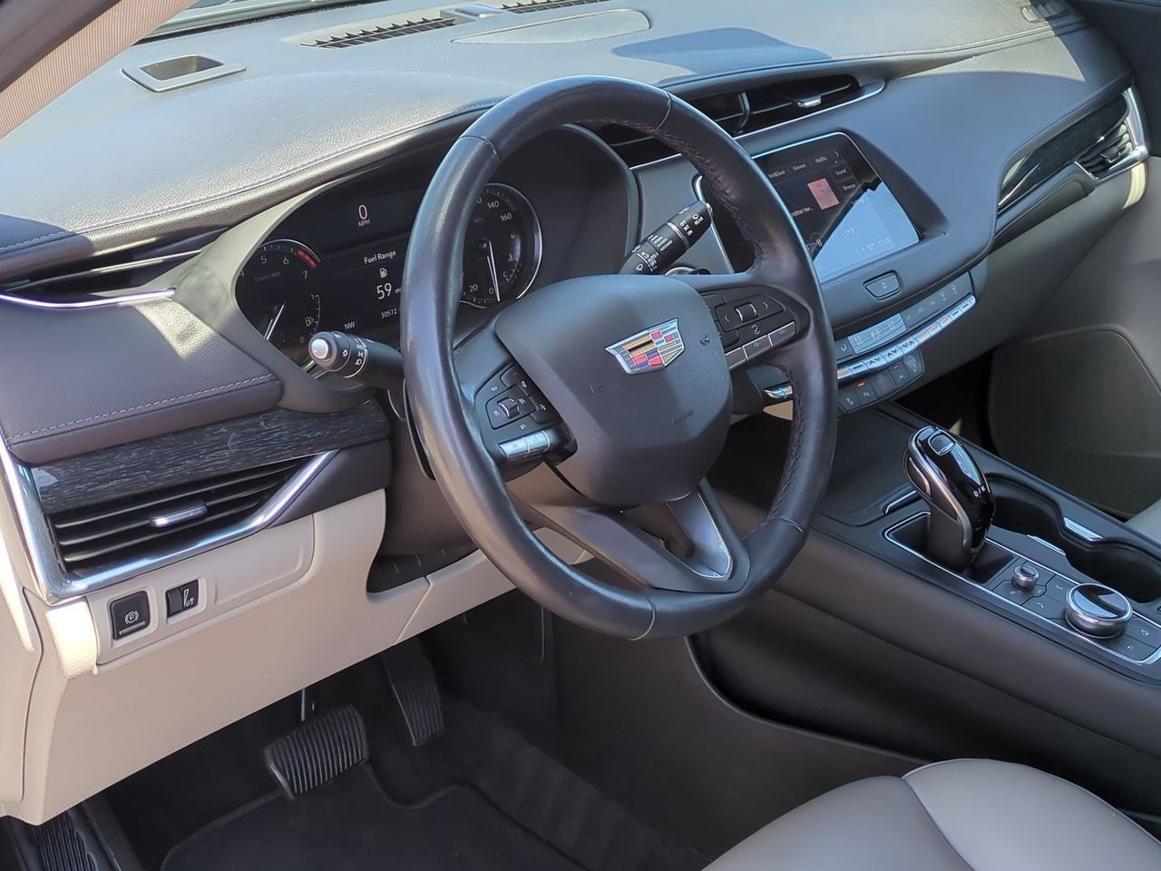 Thumbnail: 2022 Cadillac XT4 - 2