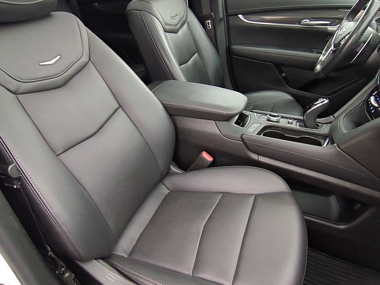 Thumbnail: 2023 Cadillac XT5 - 22