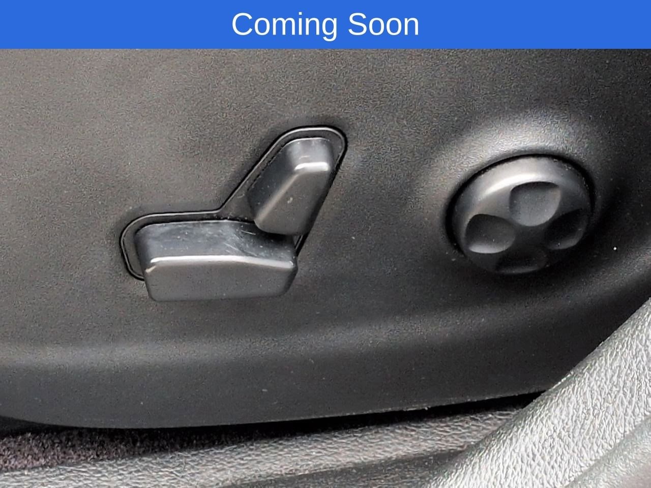 Thumbnail: 2019 Jeep Cherokee - 17