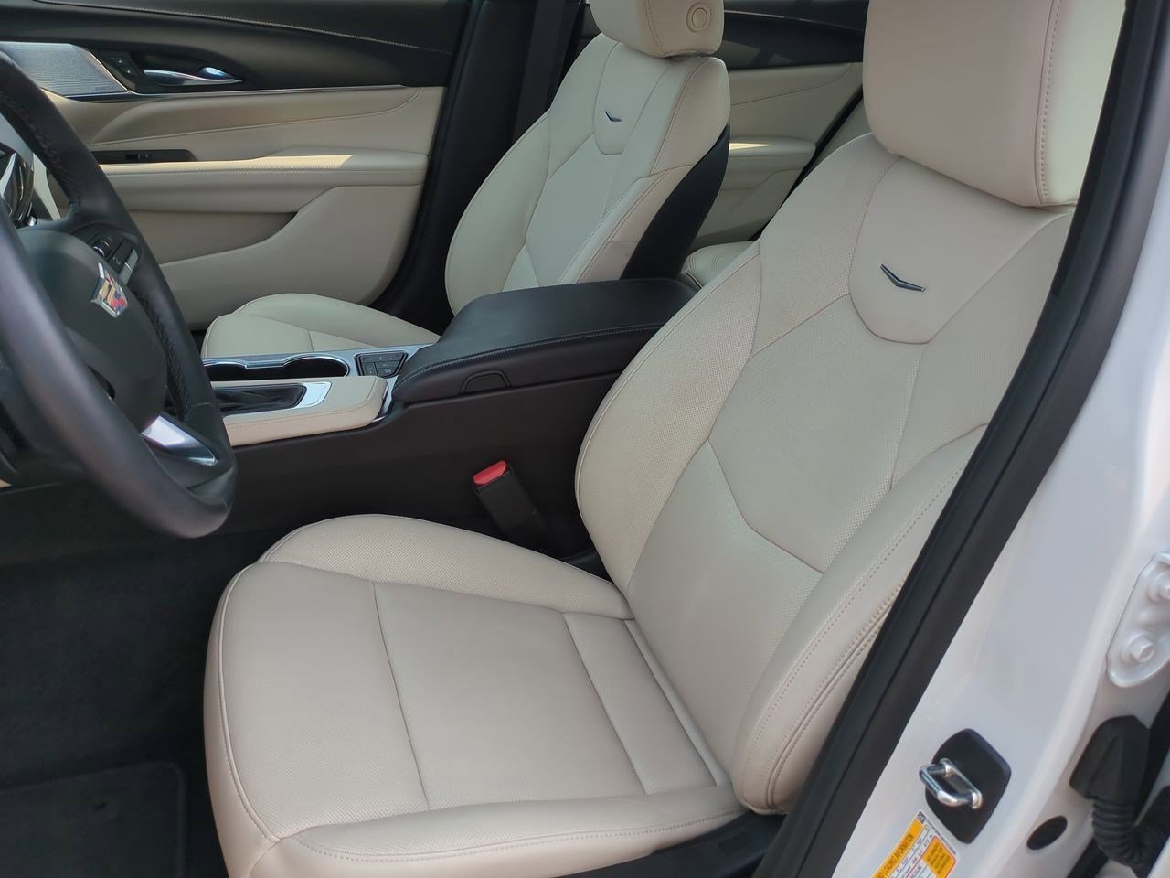 Thumbnail: 2023 Cadillac CT4 - 15