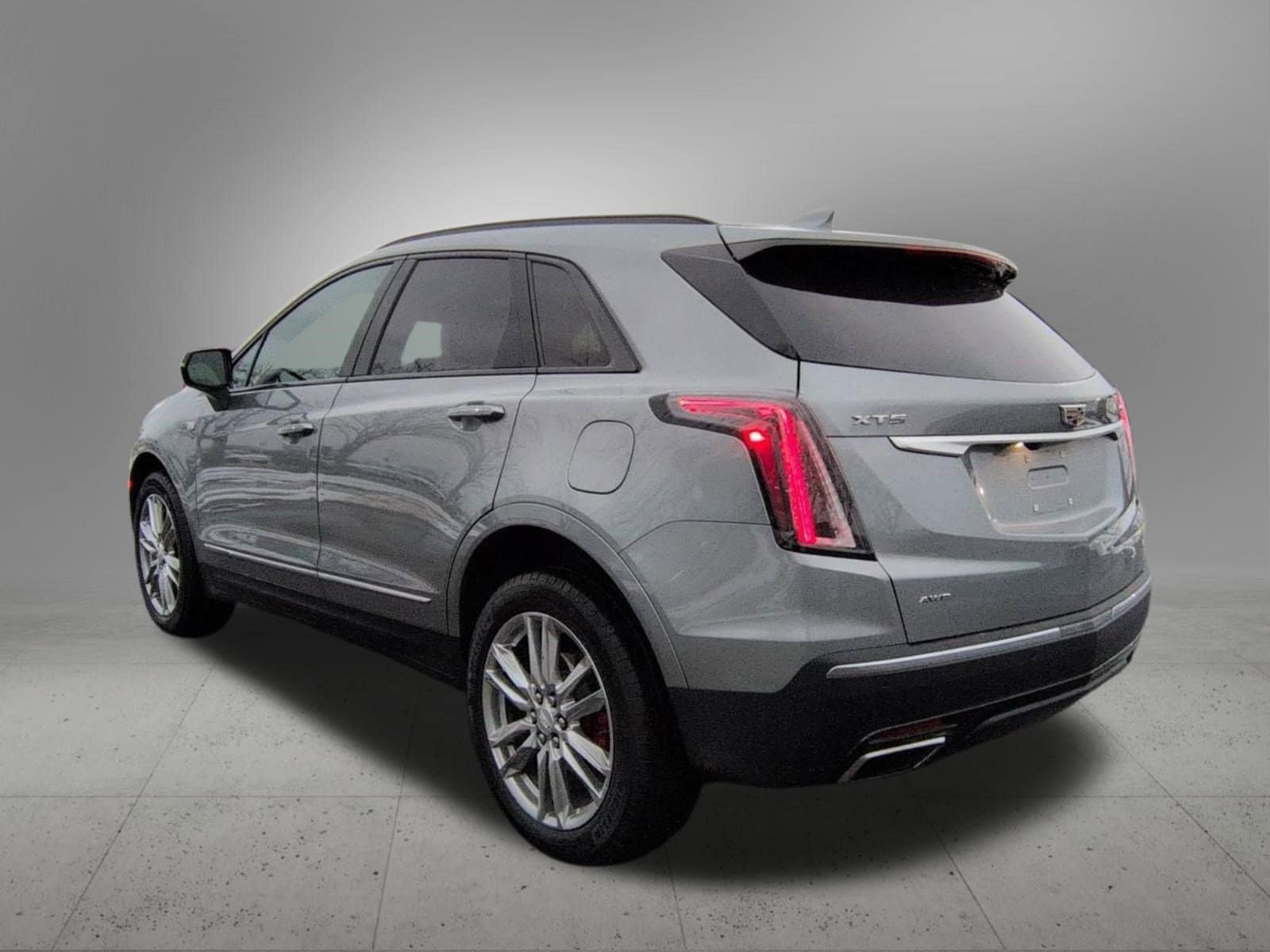 Thumbnail: 2023 Cadillac XT5 - 4