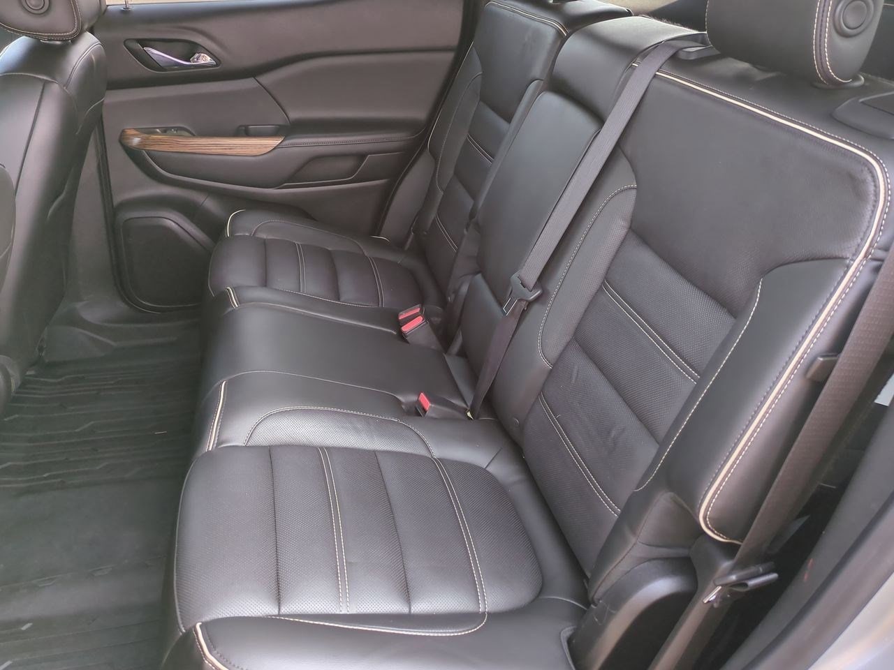 Thumbnail: 2017 GMC Acadia - 18