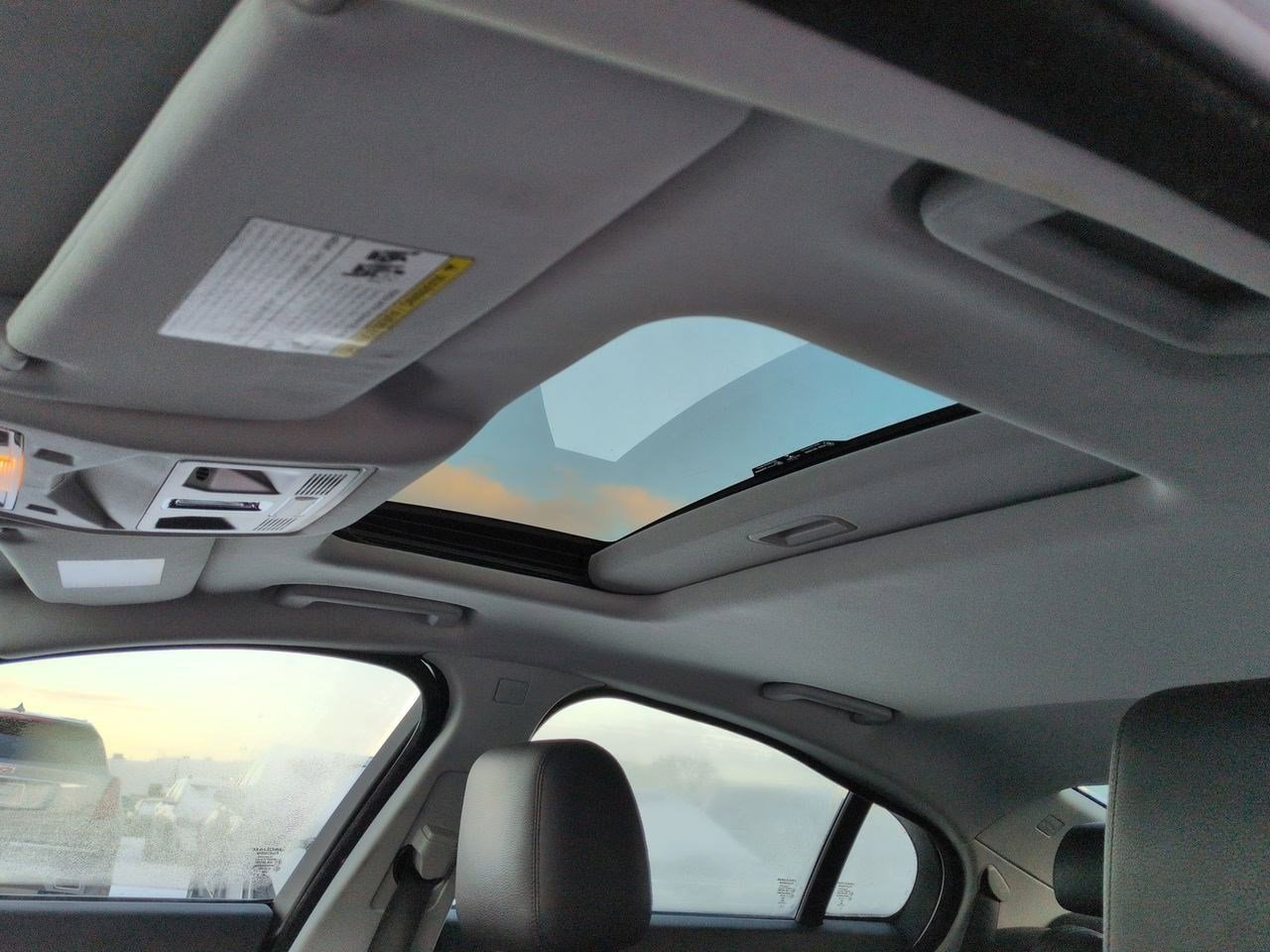 Thumbnail: 2014 Jaguar XF - 16