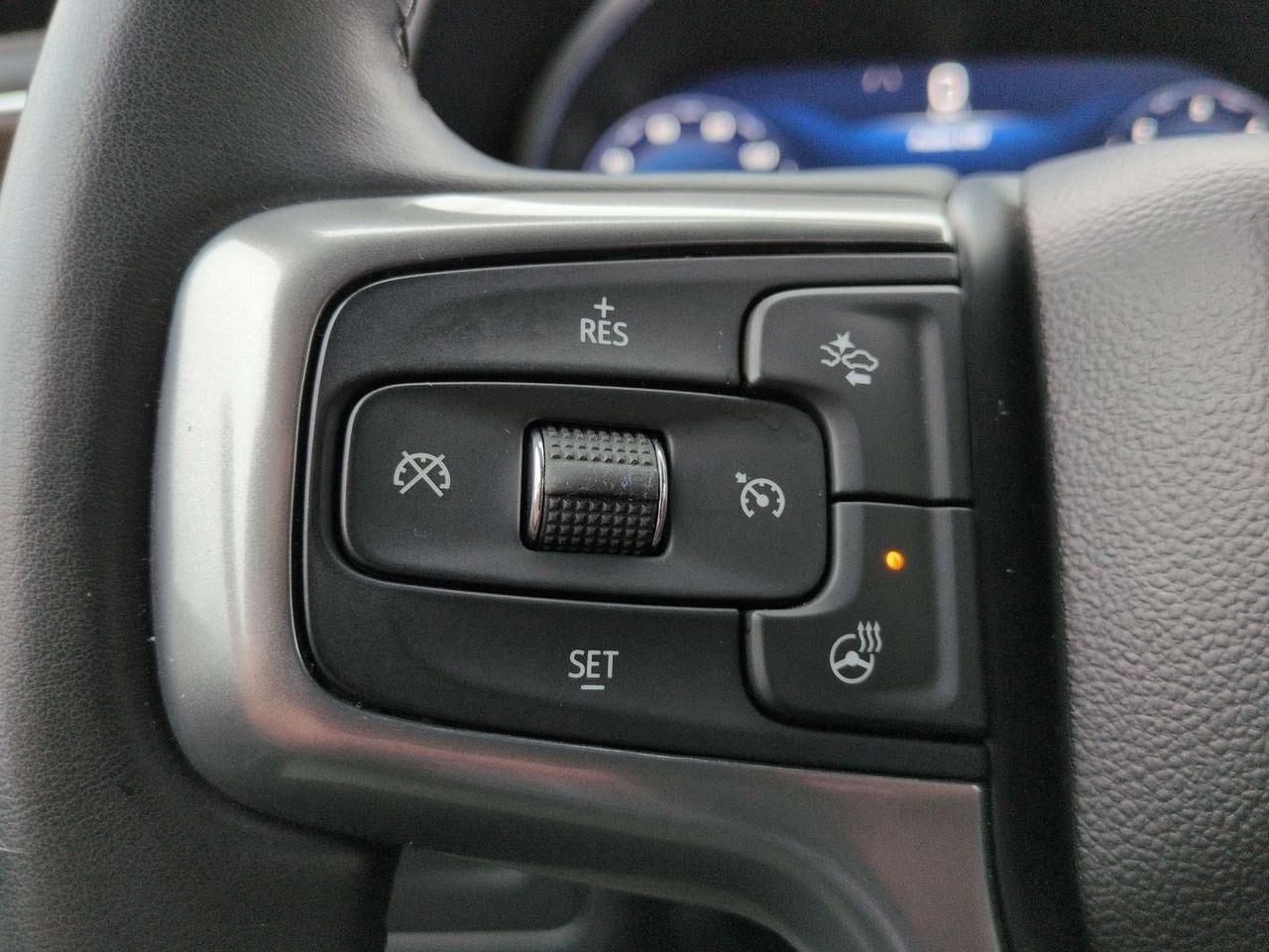 Thumbnail: 2023 Chevrolet Suburban - 24