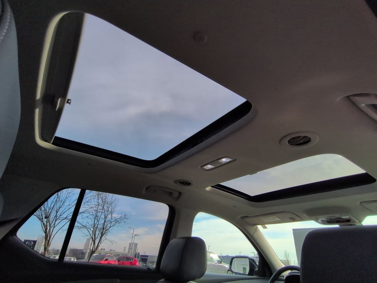 Thumbnail: 2019 Chevrolet Traverse - 23