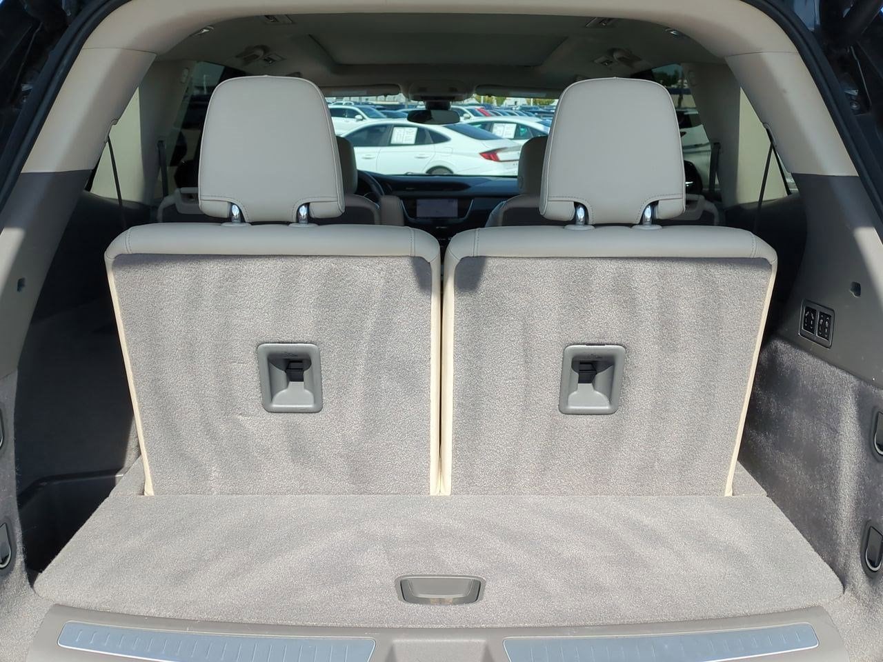 Thumbnail: 2023 Cadillac XT6 - 34