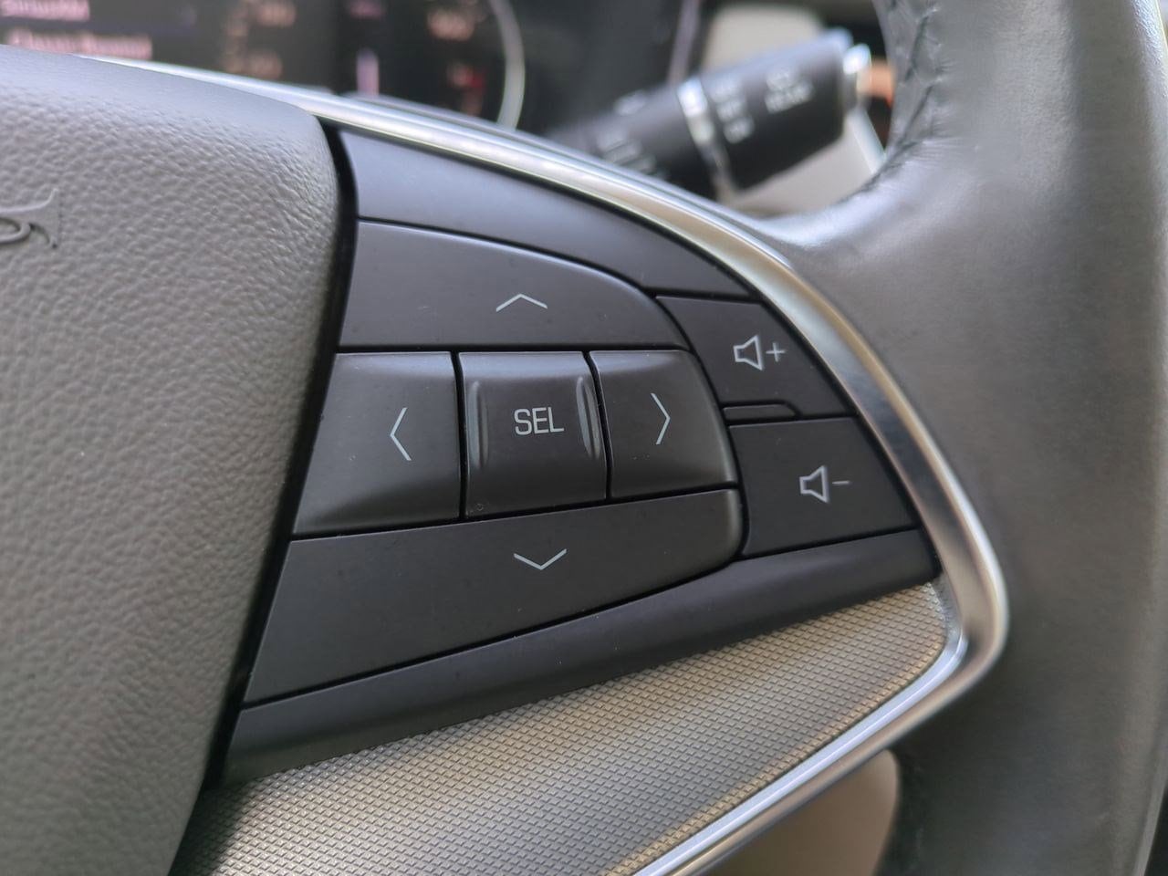 Thumbnail: 2022 Cadillac XT5 - 25