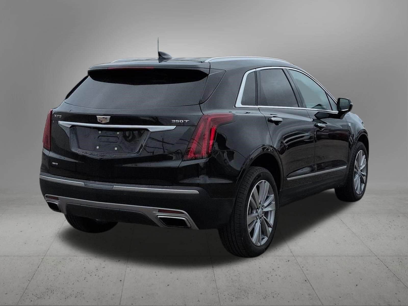 Thumbnail: 2023 Cadillac XT5 - 6