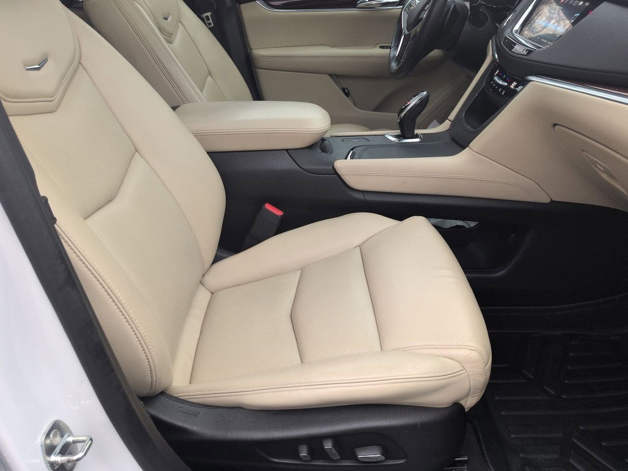 Thumbnail: 2017 Cadillac XT5 - 23