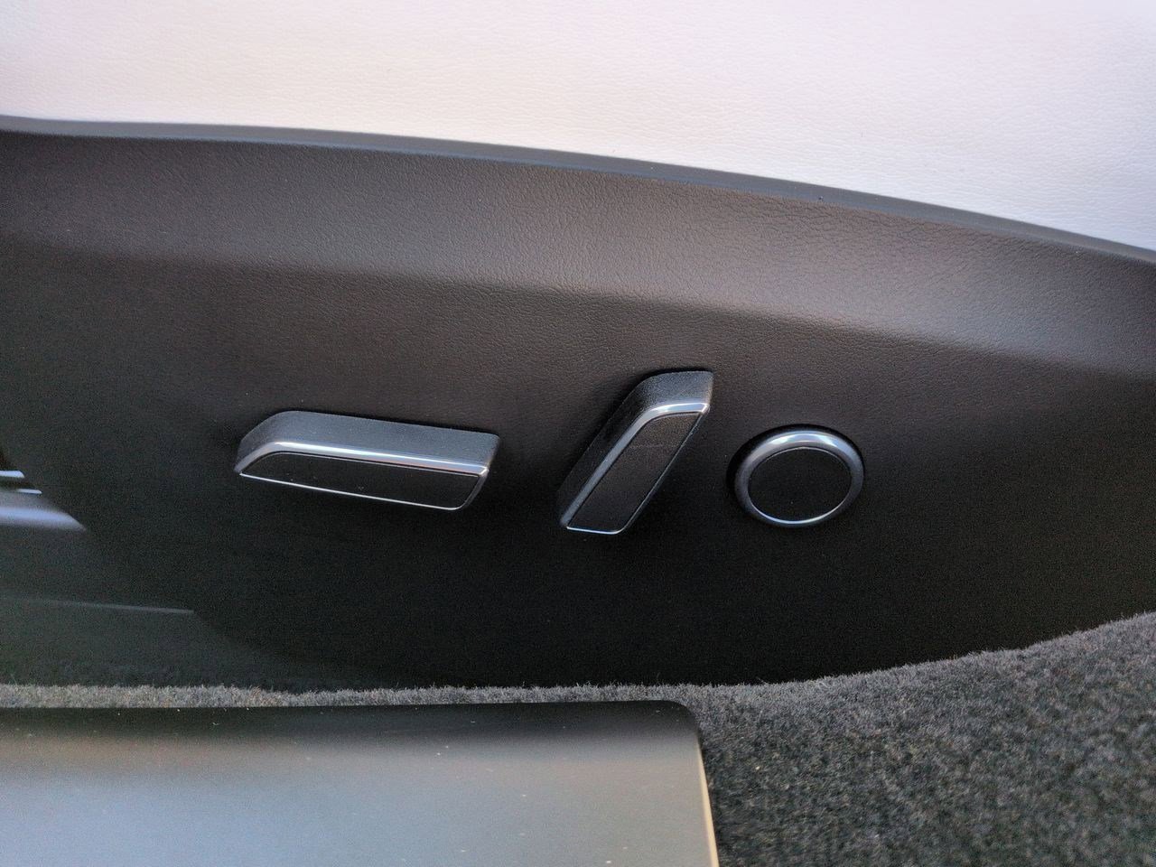 Thumbnail: 2022 Tesla Model S - 15