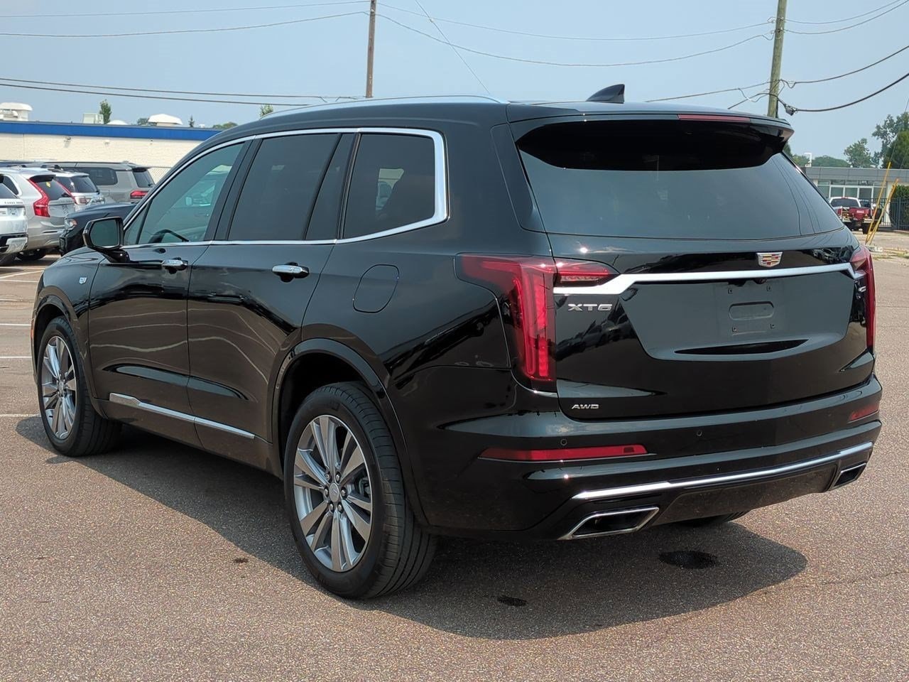 Thumbnail: 2023 Cadillac XT6 - 4