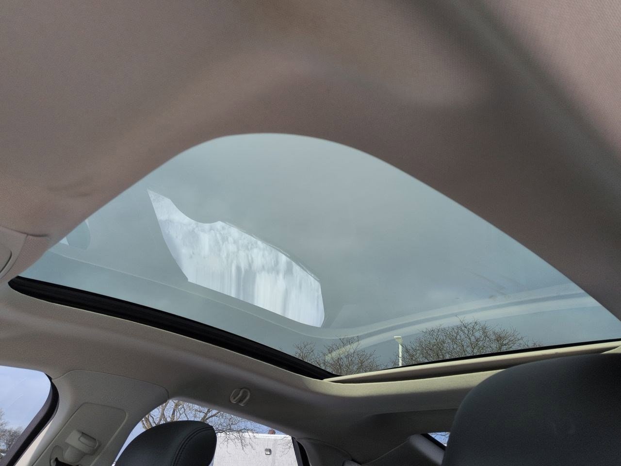 Thumbnail: 2016 Lincoln MKZ - 17