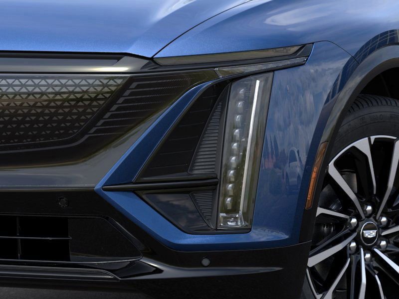 Thumbnail: 2025 Cadillac Lyriq - 10