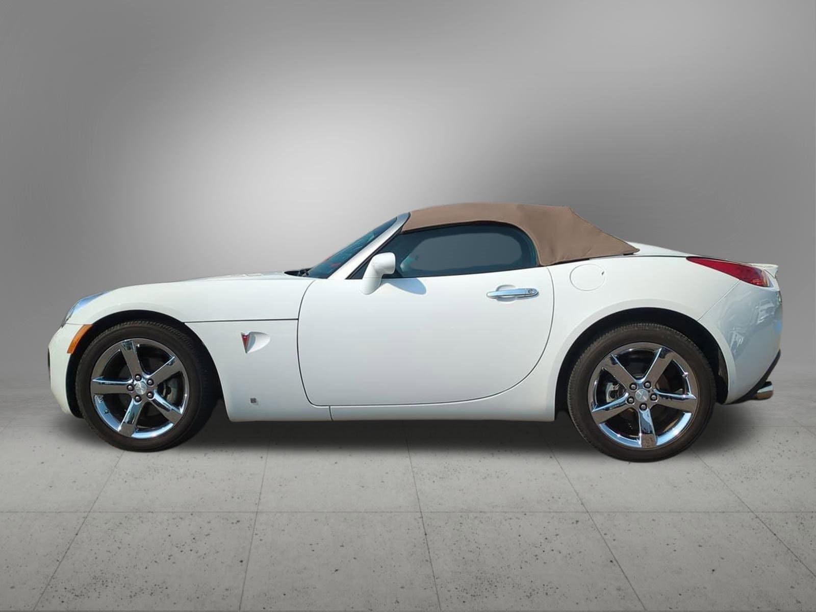 Thumbnail: 2008 Pontiac Solstice - 3
