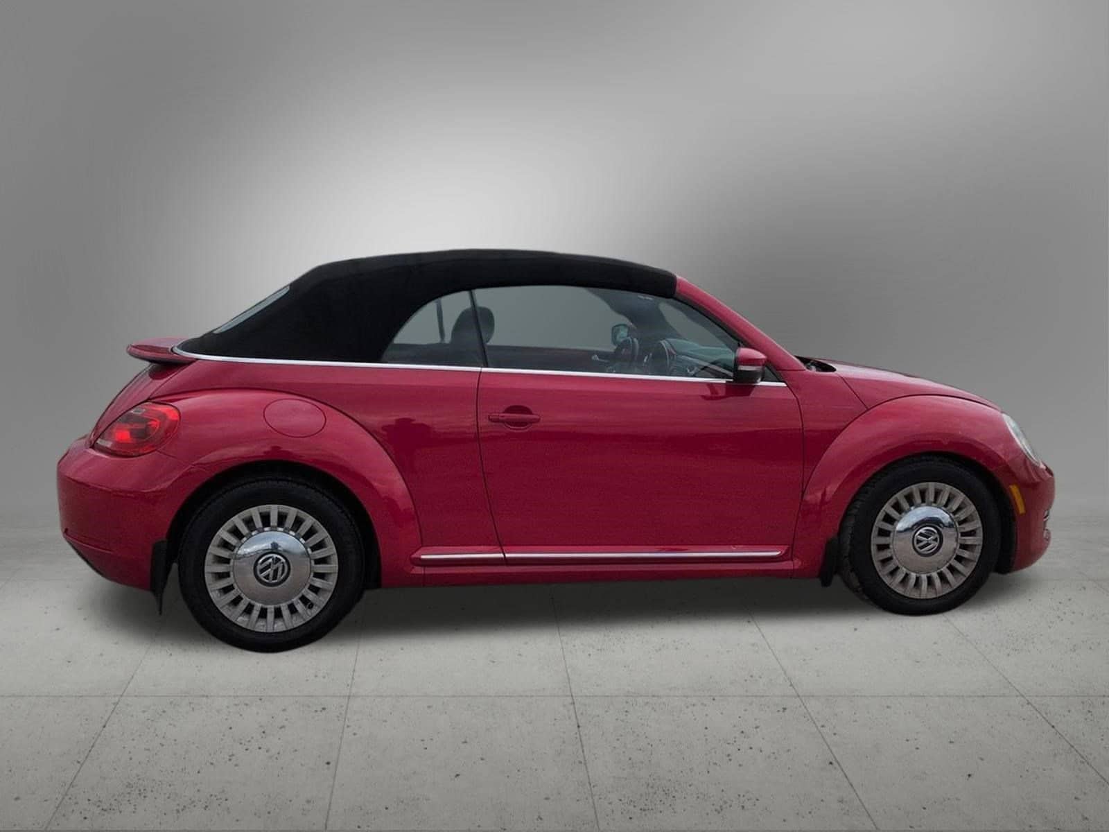 Thumbnail: 2015 Volkswagen Beetle - 7