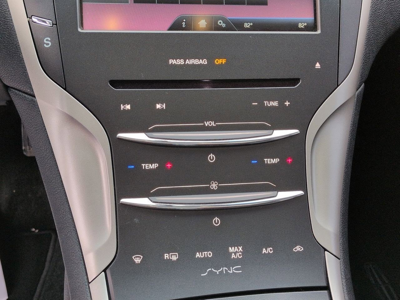 Thumbnail: 2016 Lincoln MKZ - 26