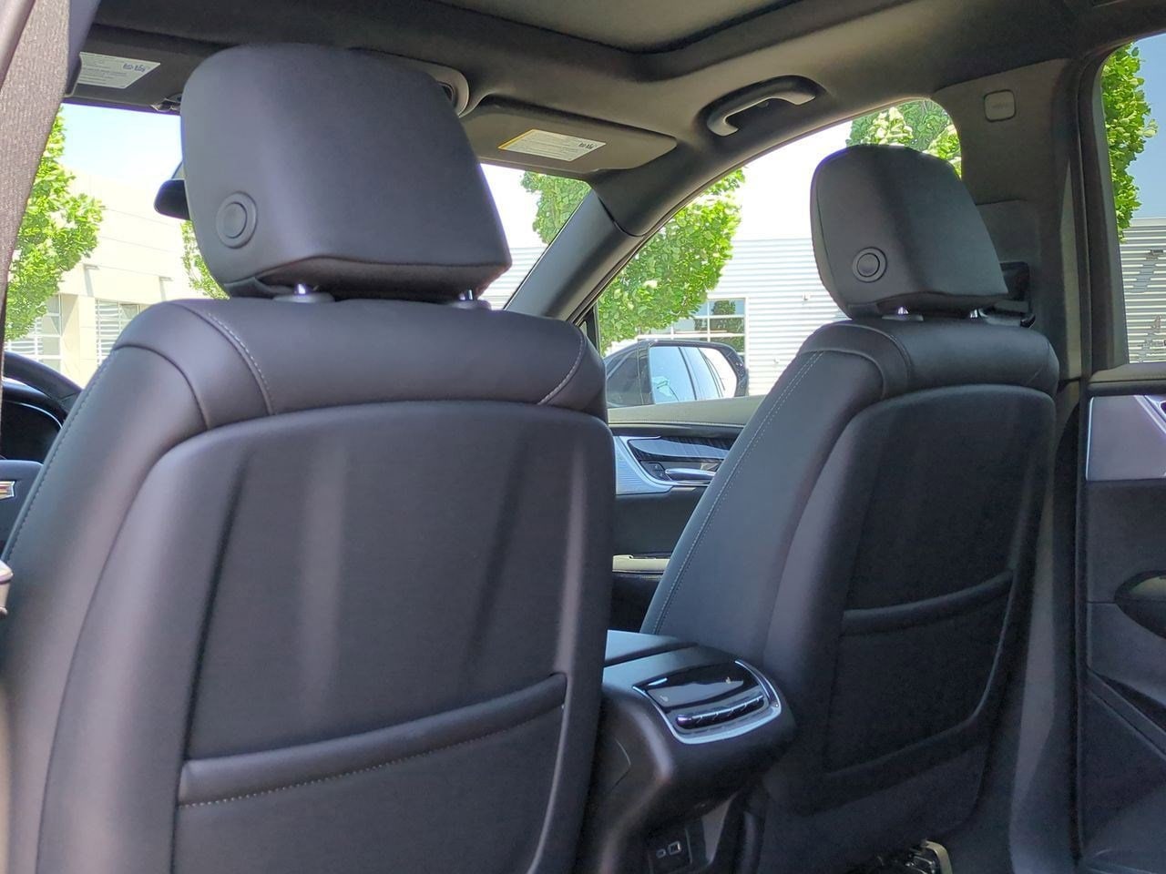 Thumbnail: 2020 Cadillac XT6 - 17