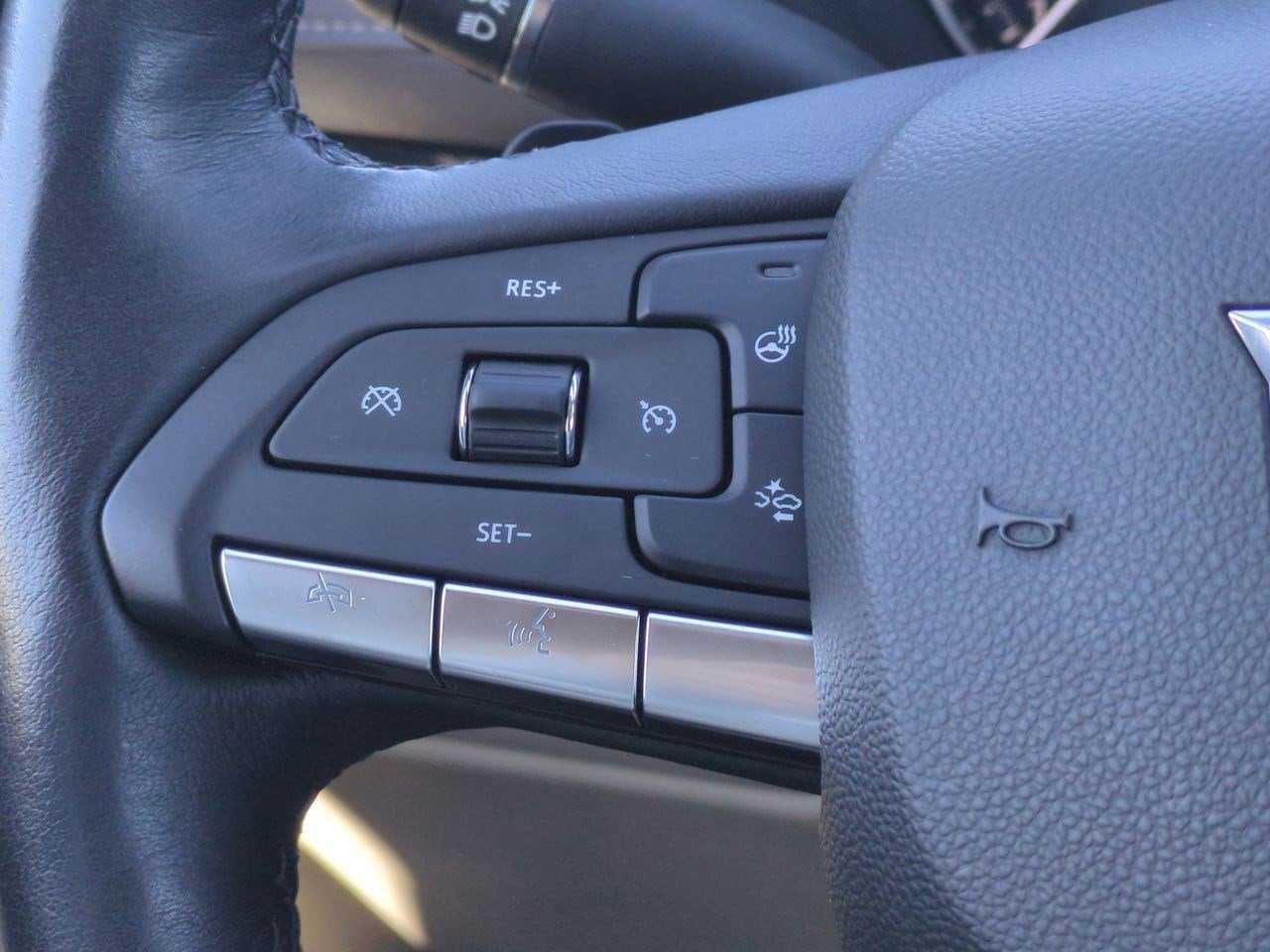 Thumbnail: 2023 Cadillac XT4 - 24