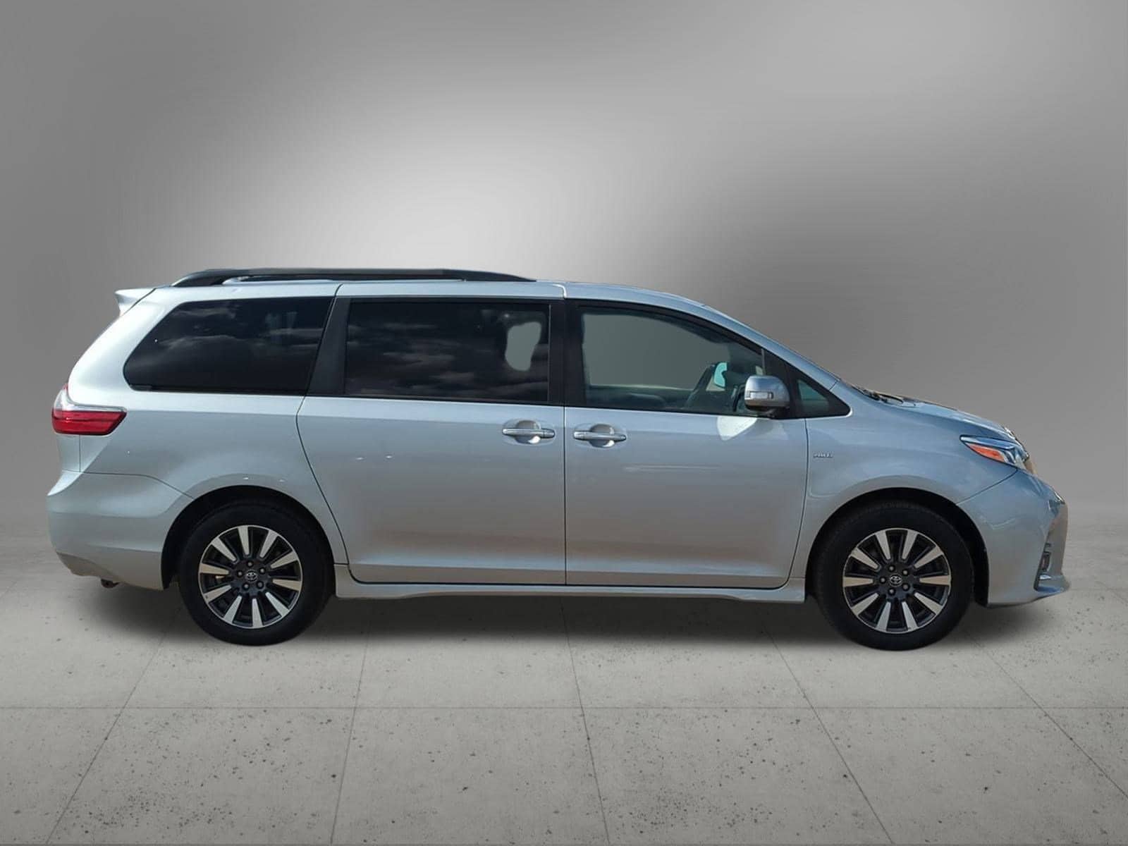 Thumbnail: 2020 Toyota Sienna - 7