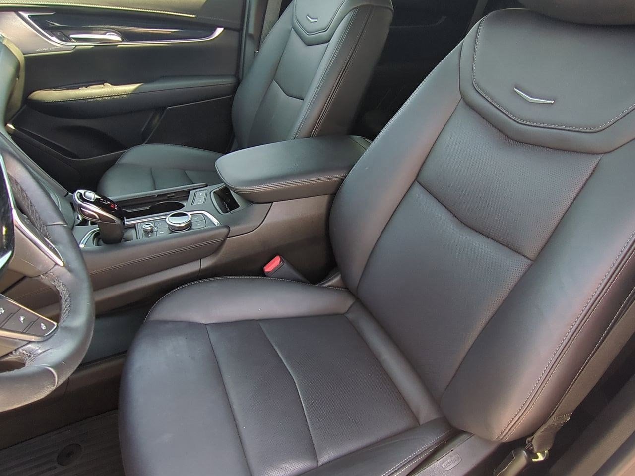 Thumbnail: 2023 Cadillac XT5 - 15