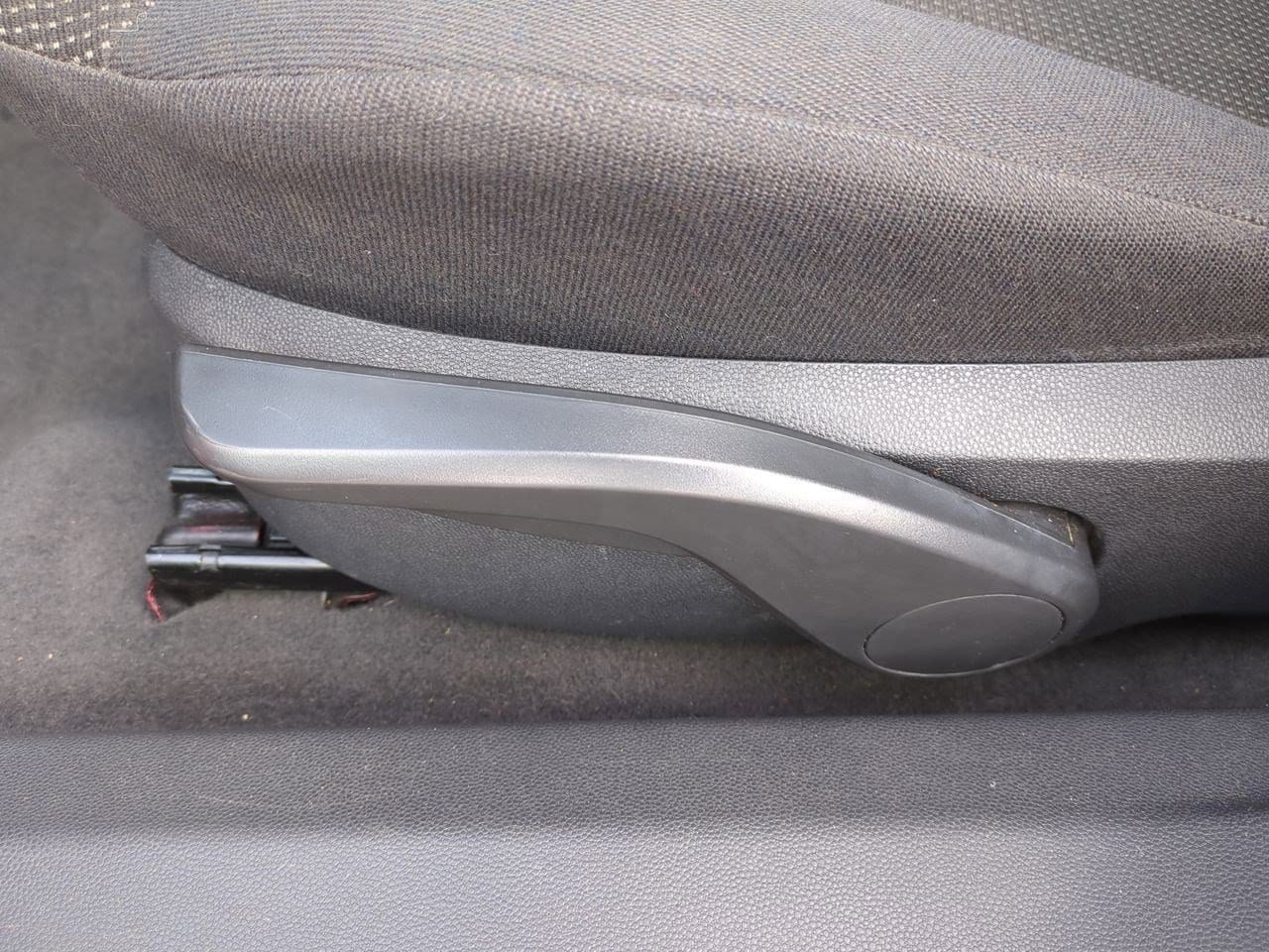 Thumbnail: 2008 Saturn Astra - 16