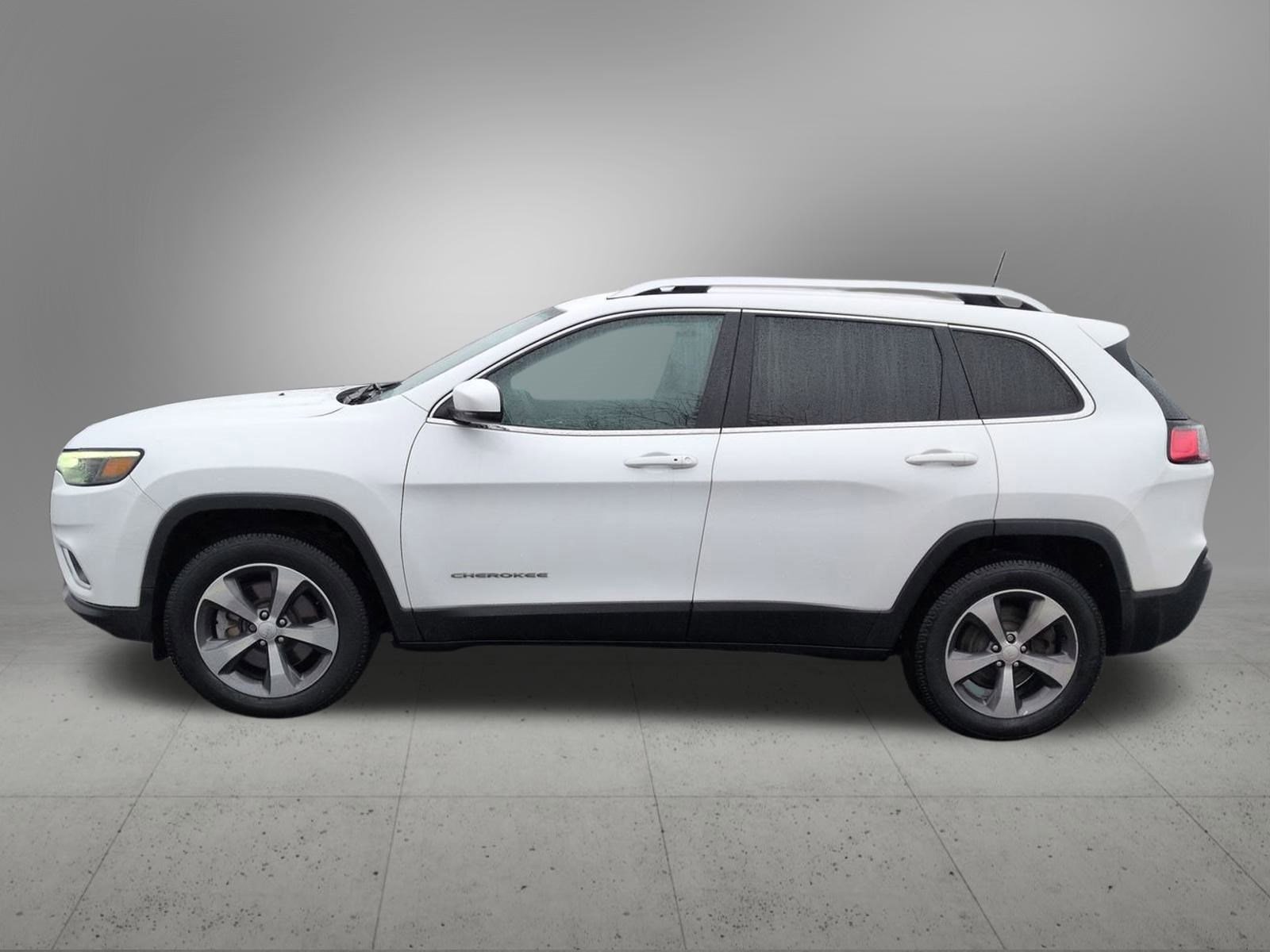 Thumbnail: 2020 Jeep Cherokee - 3