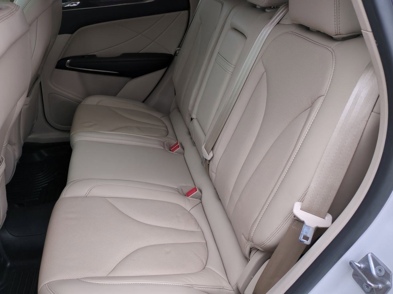 Thumbnail: 2017 Lincoln MKC - 20