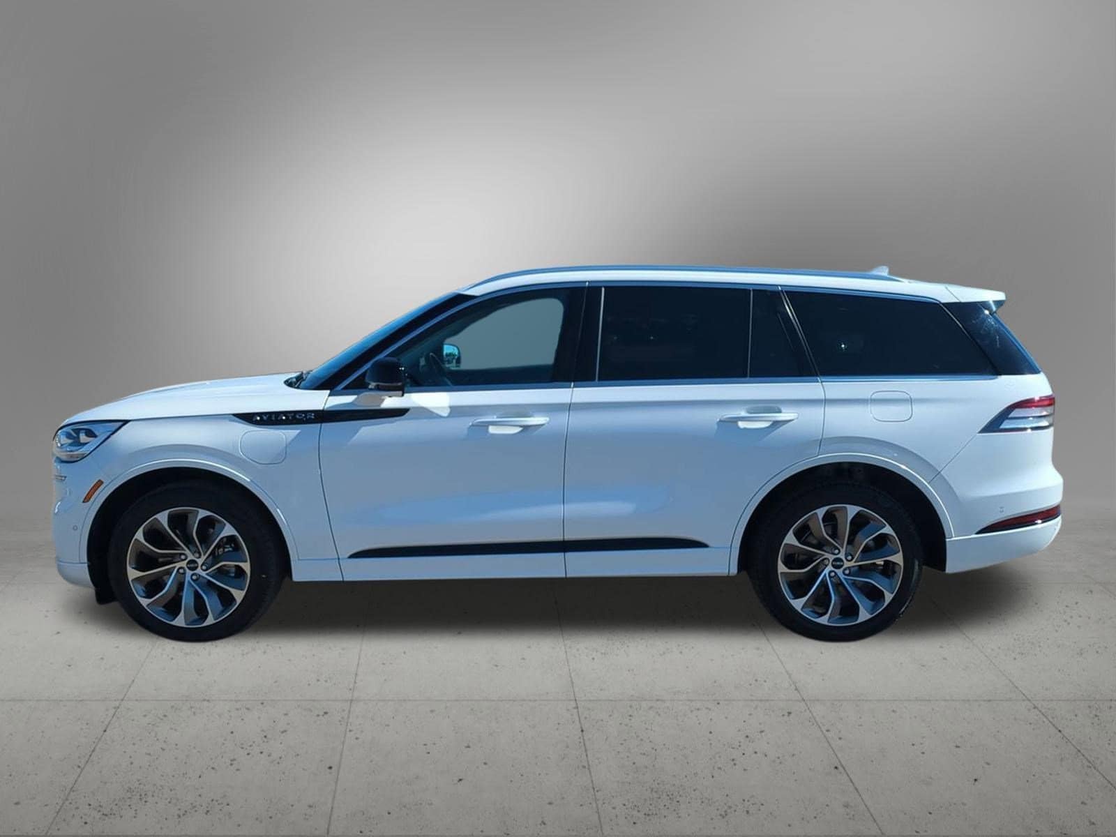 Thumbnail: 2023 Lincoln Aviator - 3
