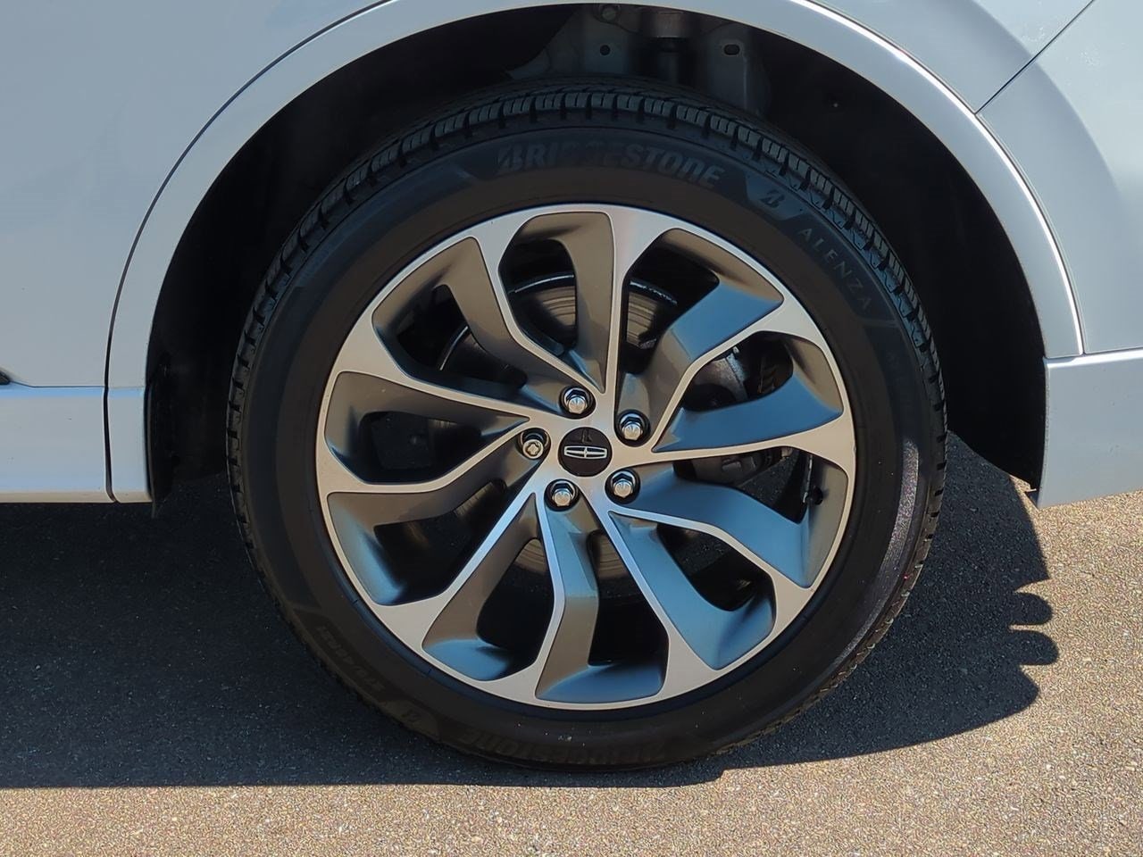 Thumbnail: 2023 Lincoln Aviator - 13
